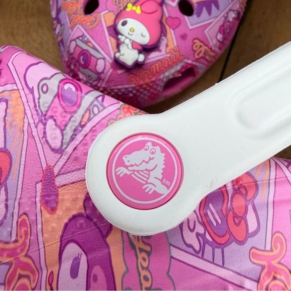 CROCS X HELLO KITTY CLOGS WOMENS SIZE - Picture 6 of 8